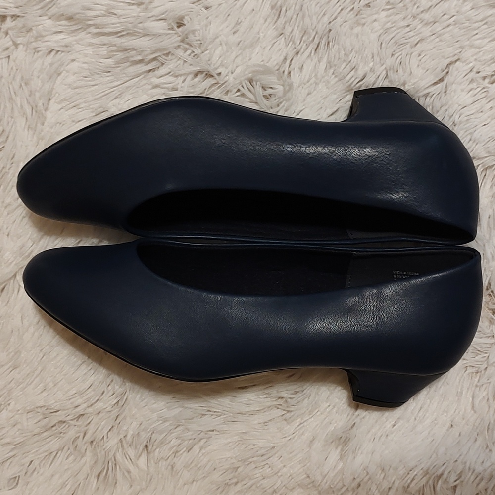*Like New* Comfortview Vida Low-Heeled Pumps Navy Blue Faux Leather Office 9.5W - Picture 5 of 8